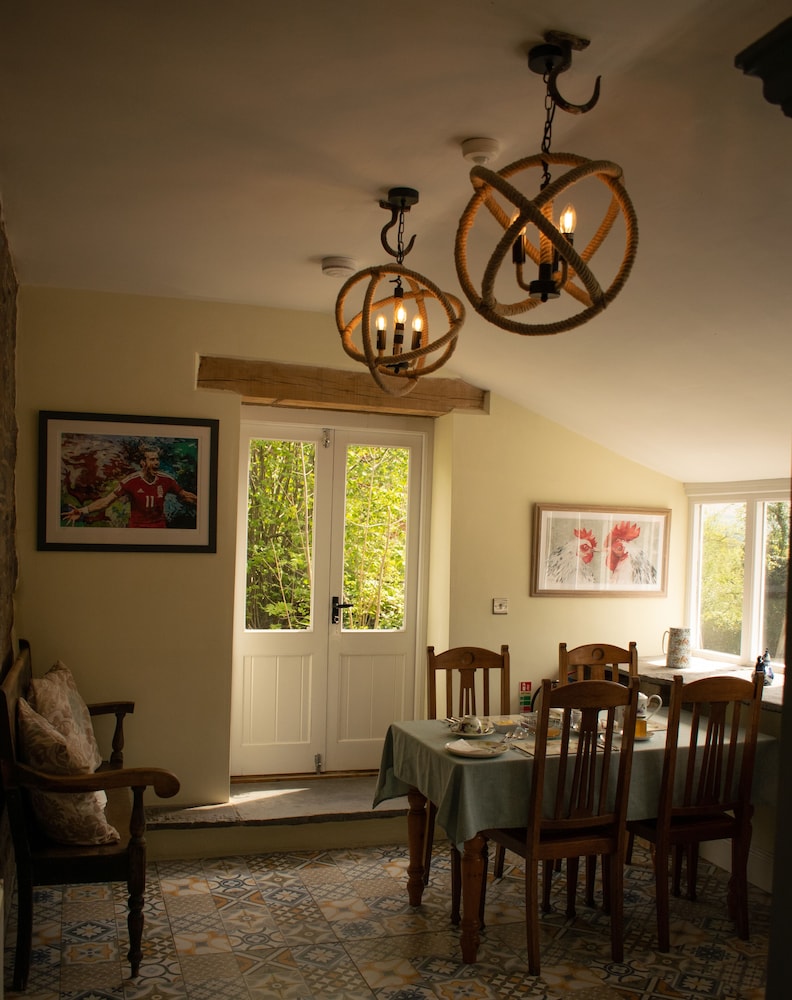 Pontyclerc Farm House B&B