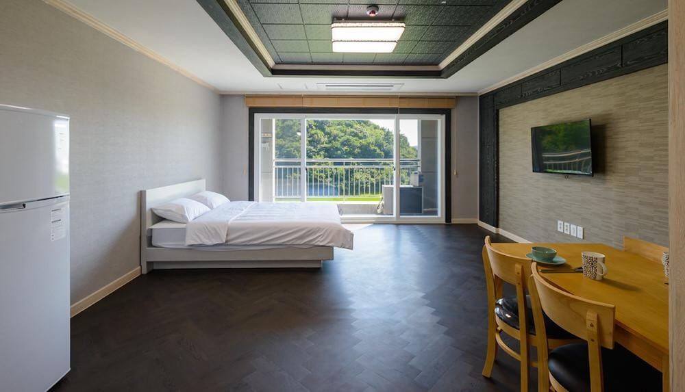 hotel room