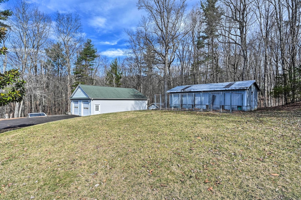 Serene Blue Ridge Getaway in Galax w/ Yard! view 3