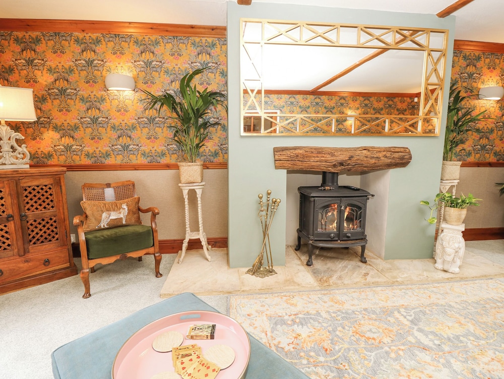 Horseshoe Cottage