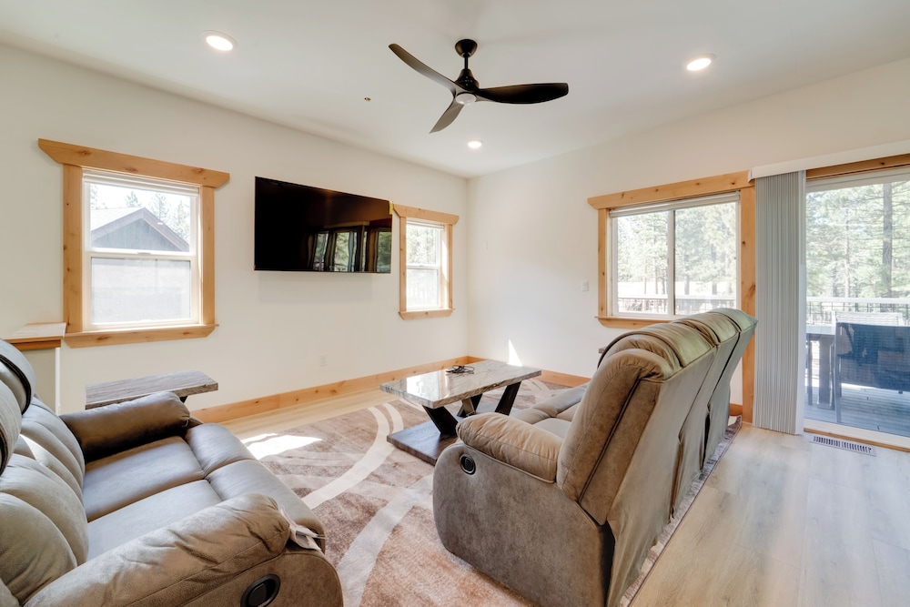 7 Mi to Lake Davis: Family Outdoor Retreat w/ Deck