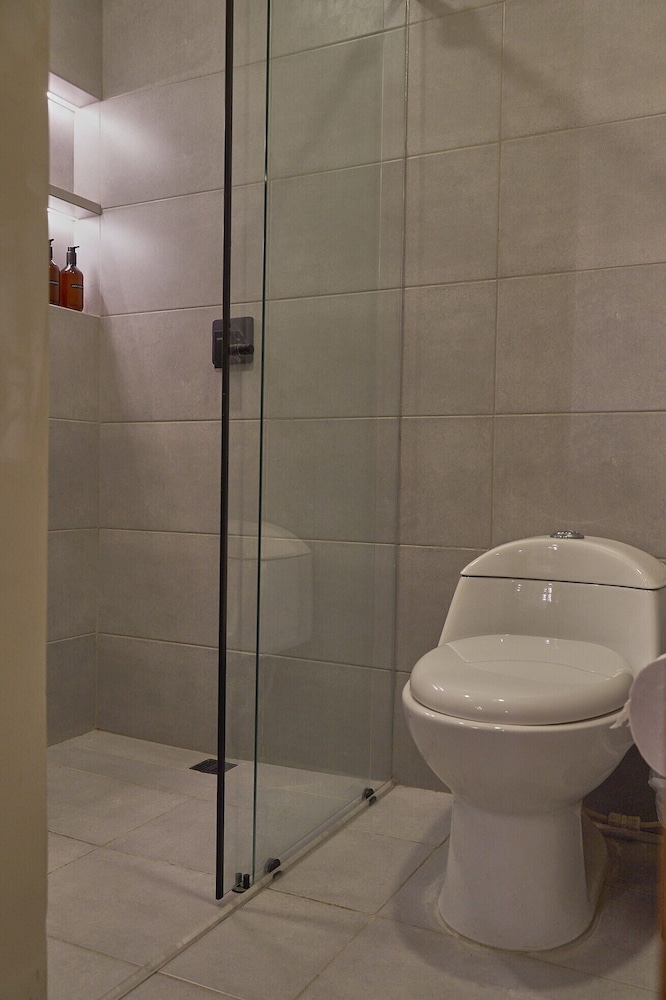 ONE APARTMENTS LLERAS