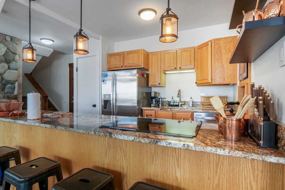 An206 Anaconda 4 Bedroom Condo