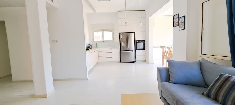 Modern Apt Rothschild Very Central TL7
