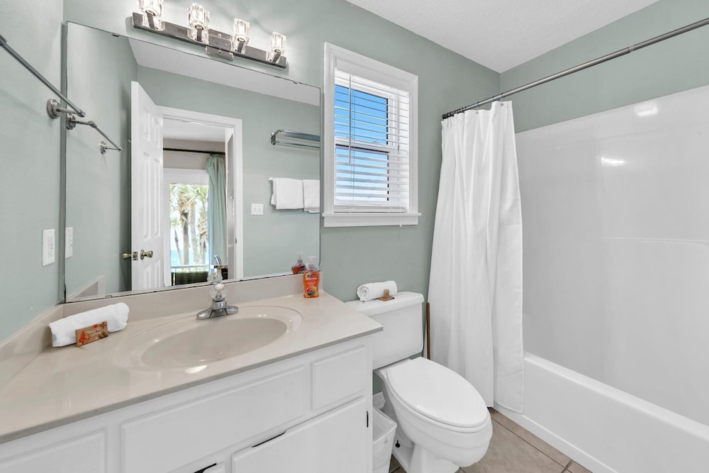 Beachside Villas 823