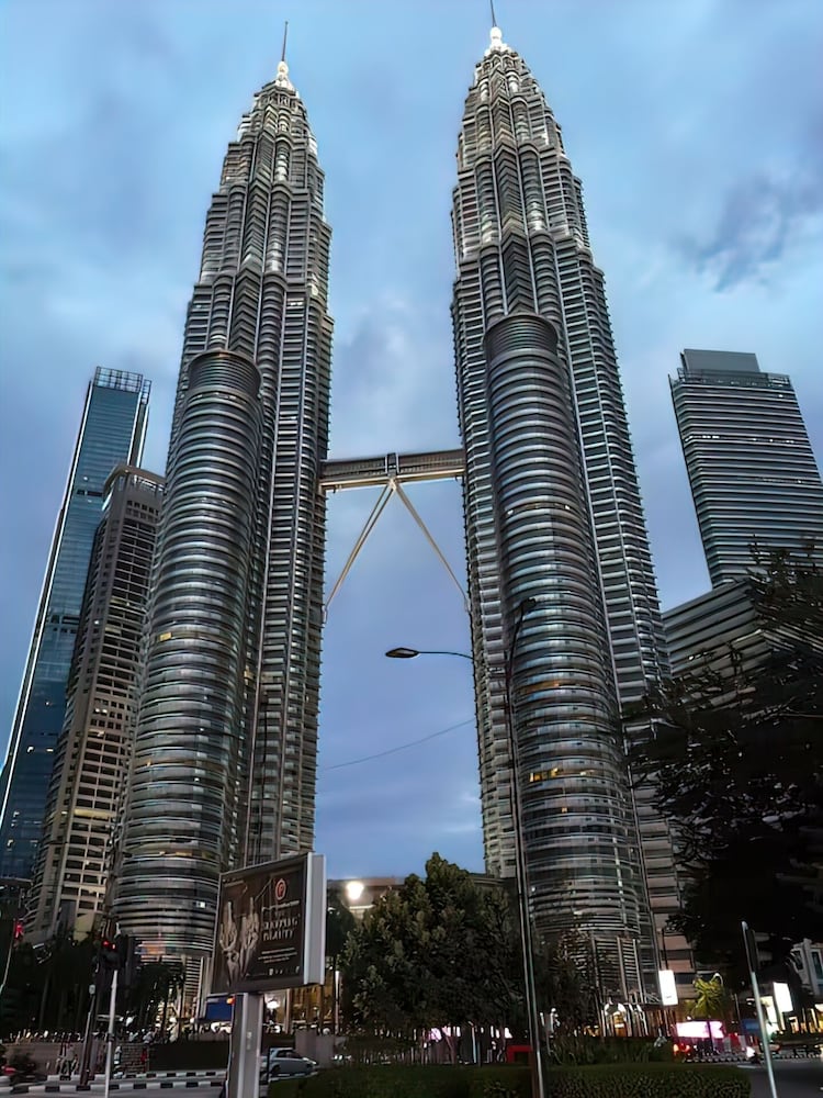 SOHO Suites KLCC by Emily in Town