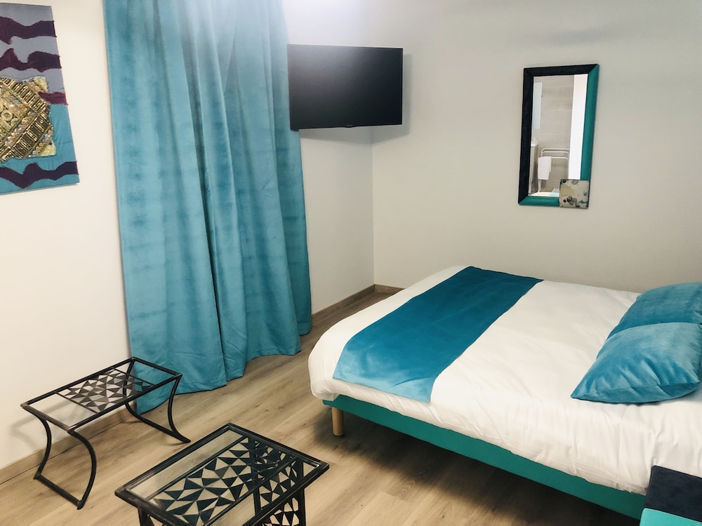 hotel room