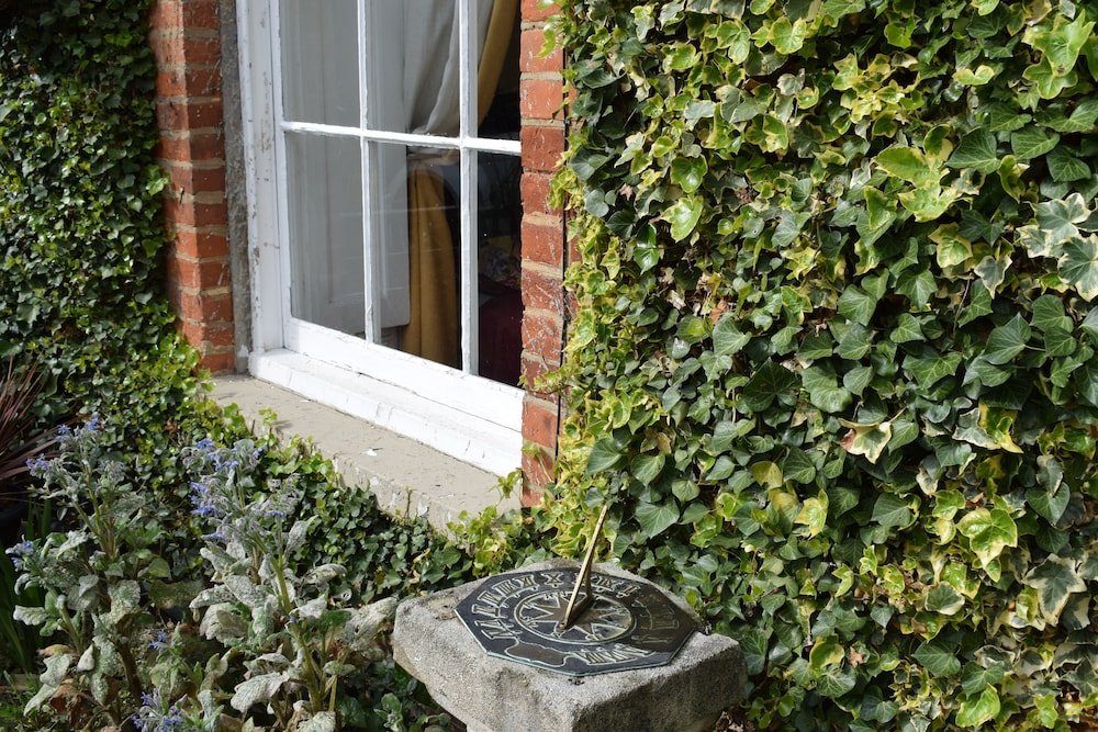 Harmondsworth Hall Guest House Heathrow