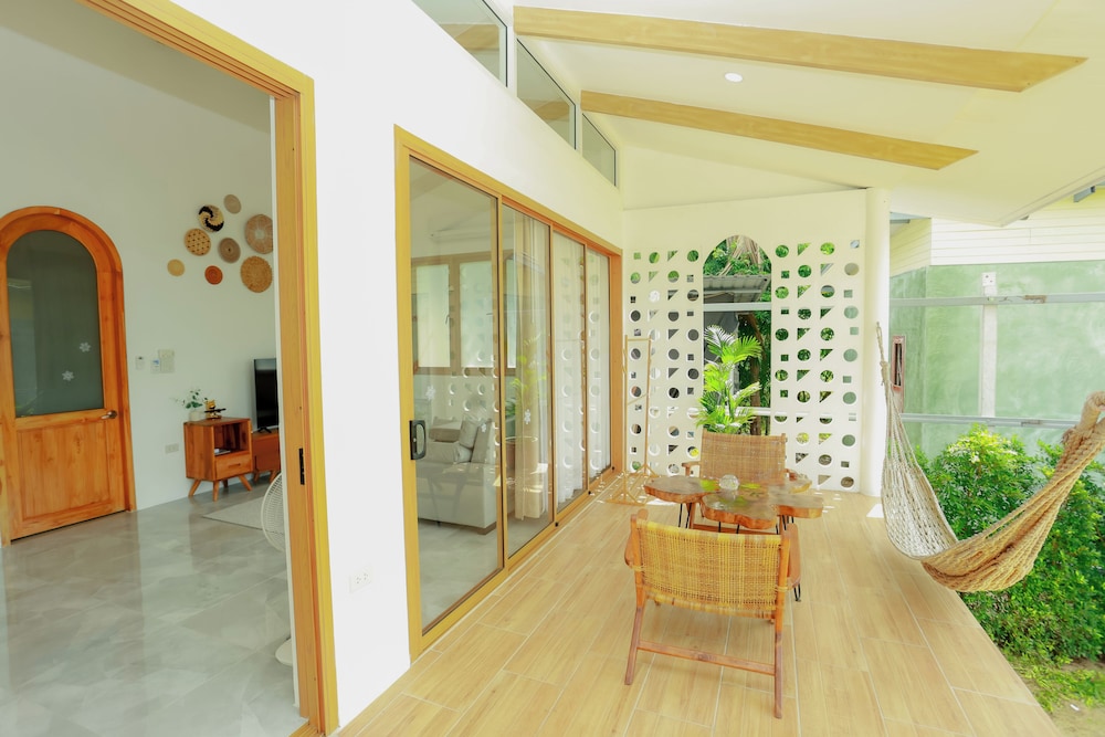 Rock & Lune Boutique Villas