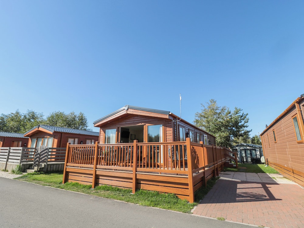 Acorn Lodge
