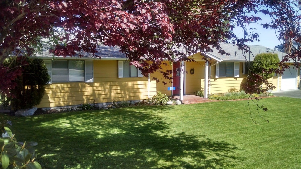 6th Street Langley Vacation House