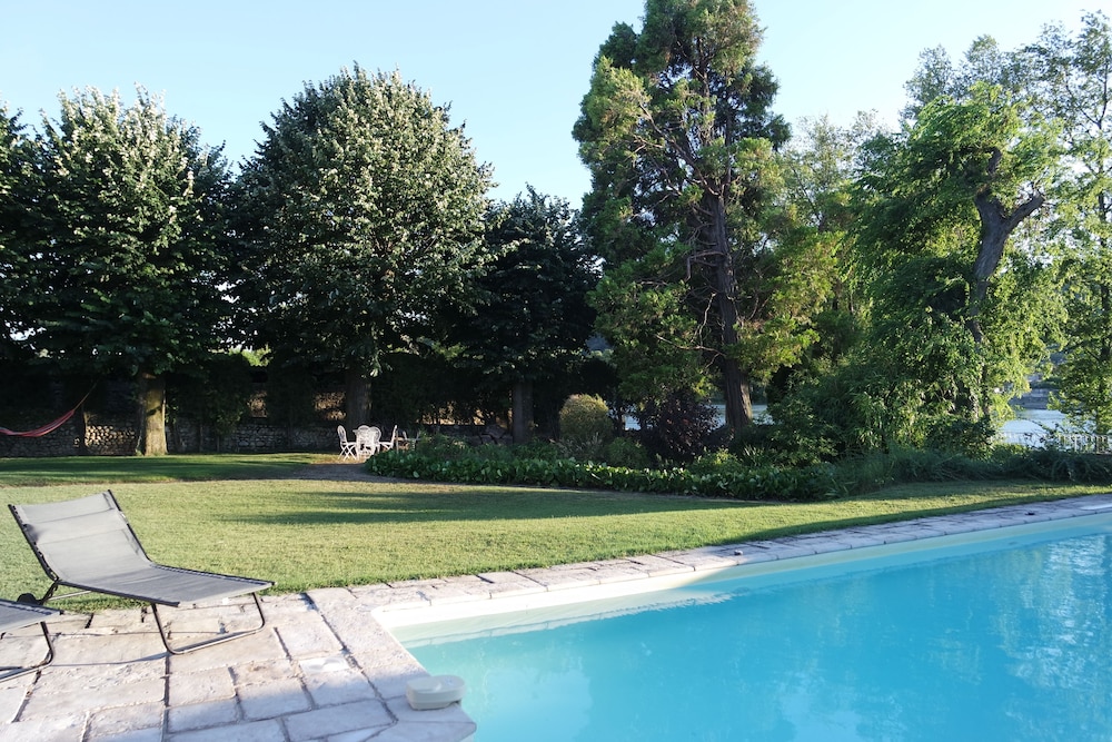 Villa Rhôna