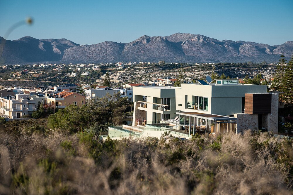 Villa Charlotte by CuraVillas Collection