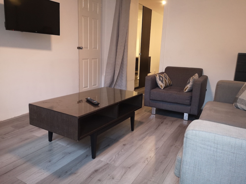 Glasgow Hampden Garden Apartment