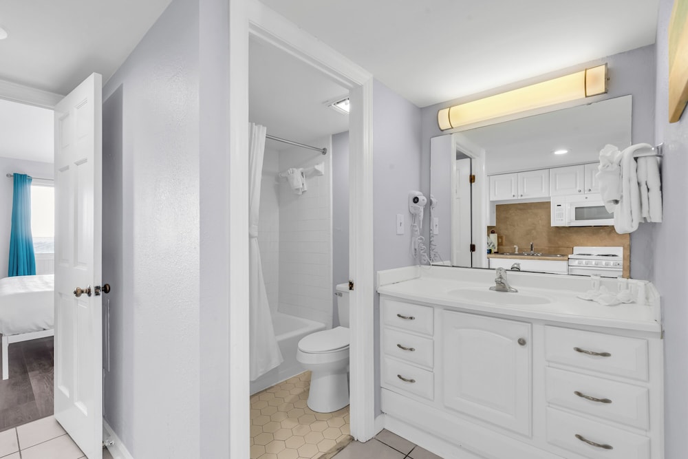 Bluewater Resort 1103