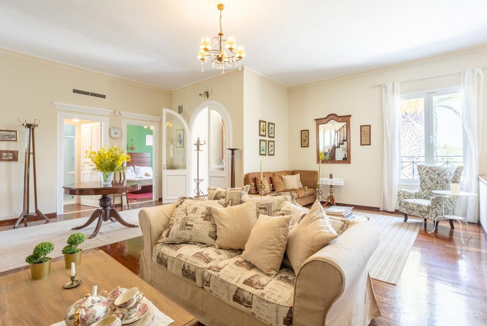 Villa Golden Tiara Large Private Pool A C Wifi