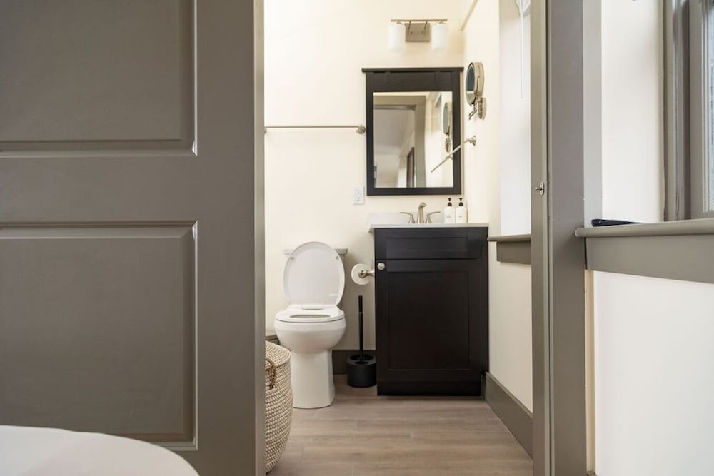 Luxury Multi-unit Historic Building Near Downtown