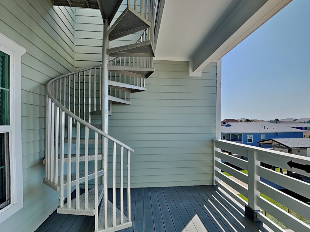 Port A's Flip Flops & Pop Tops by Silver Sands Vacation Rentals