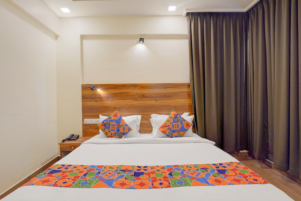 Fabhotel East Land