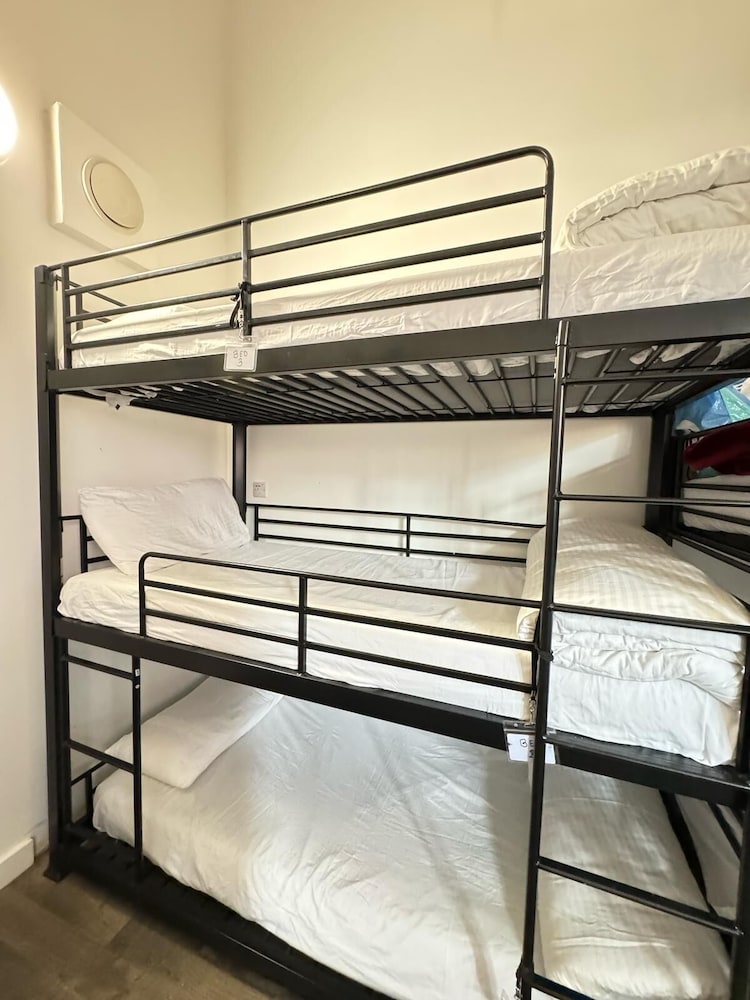 Rahman Hostel - Manchester