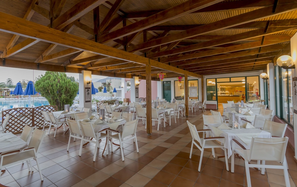 Dessole Dolphin Bay Resort – All Inclusive