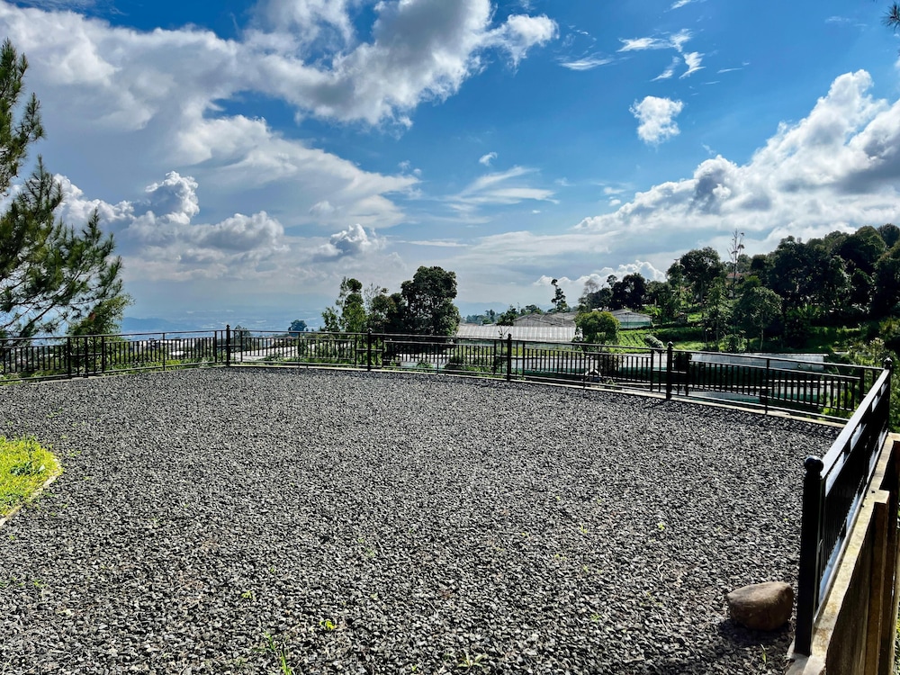 Tebing View Glamping, Azana Hotel Collection