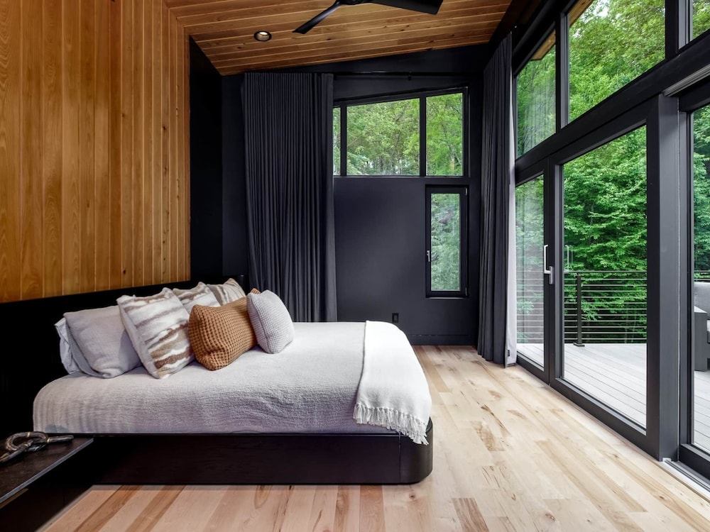 Luxury Home - The Retreat House