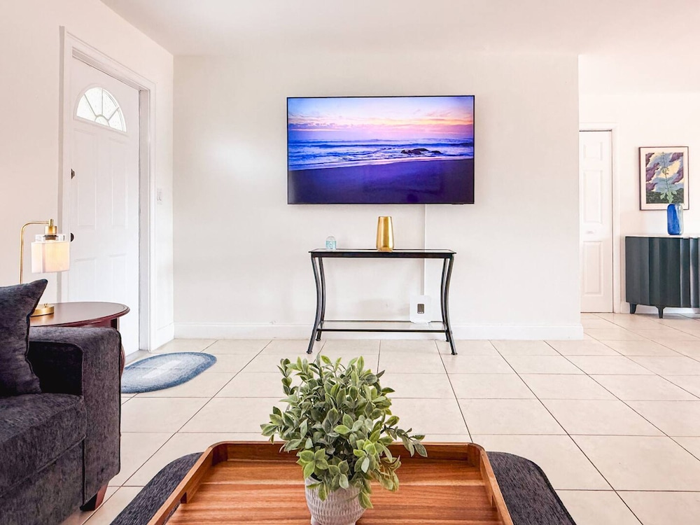 Waterfront Florida Vibes and Views - King Bed