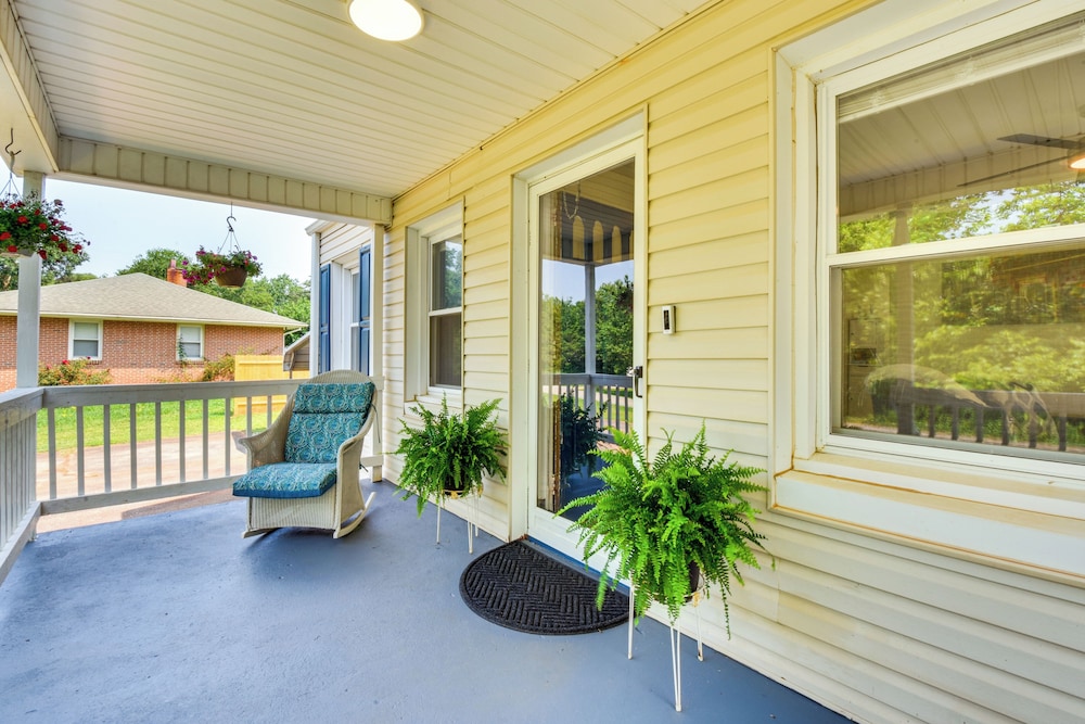 4 Mi to Clemson : Pet-friendly Seneca Cottage