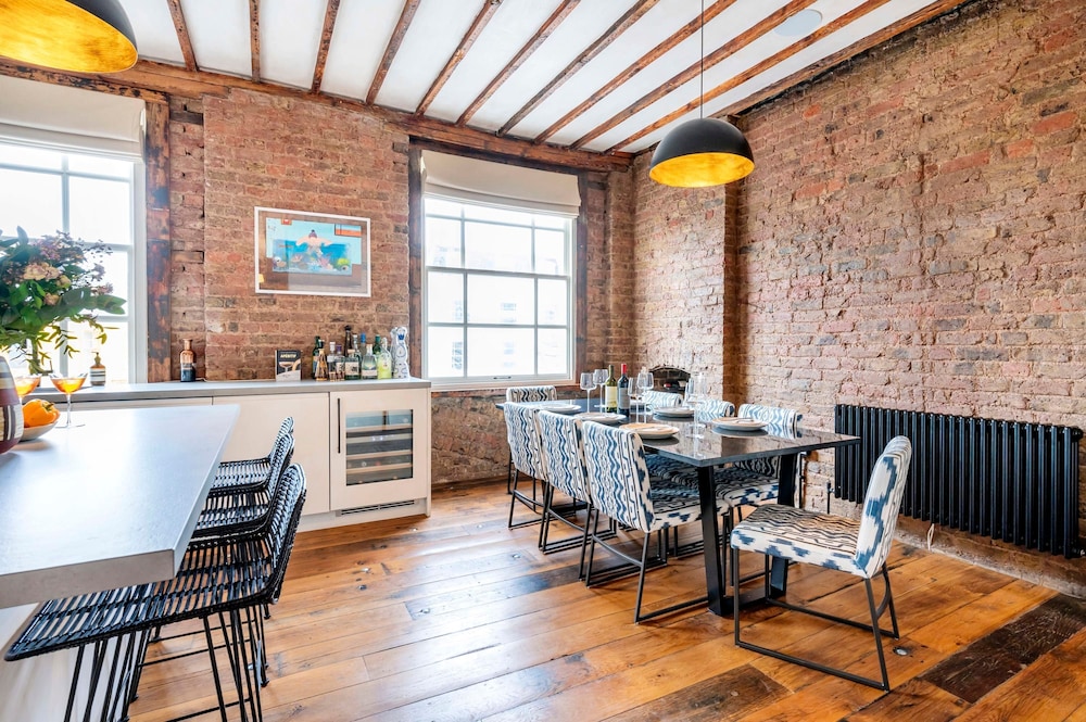 Long Term Stay- Notting Hill by Out of Office Lifestyle