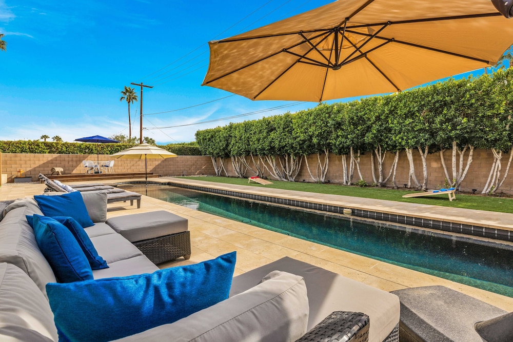 Mid-Century Elegance & Fun in Tahquitz River Estates