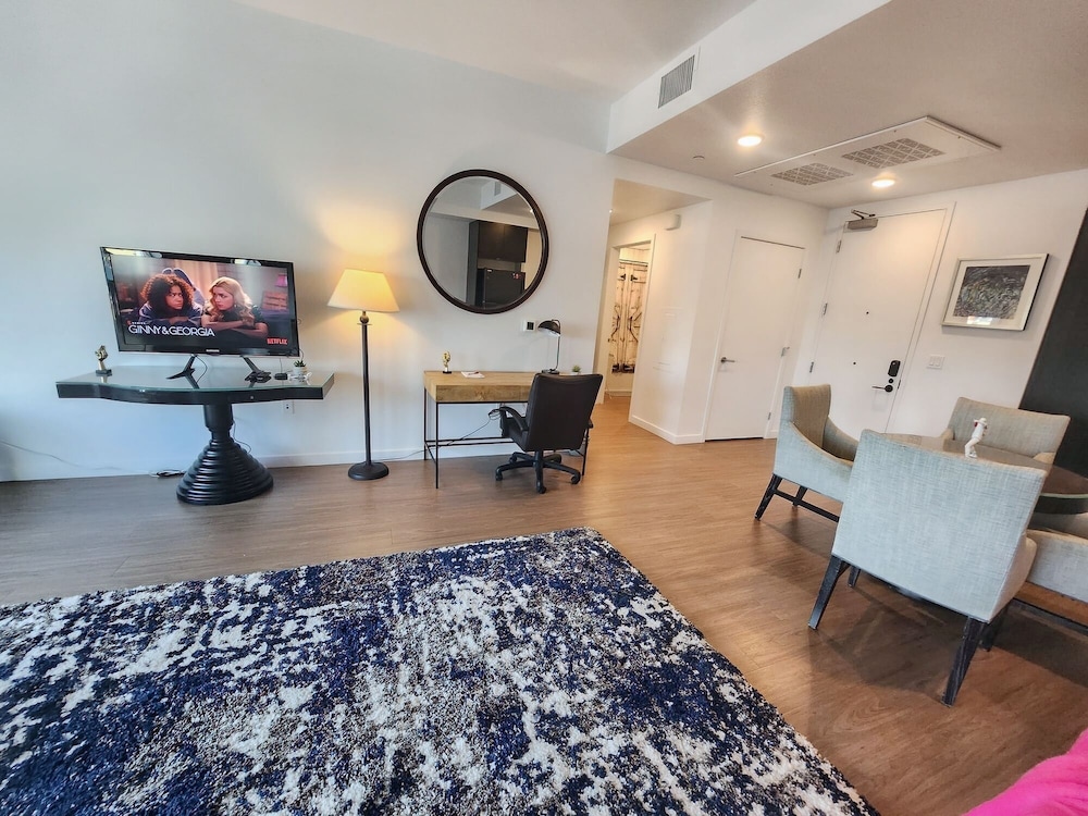Premier Apts in Vibrant Downtown LA