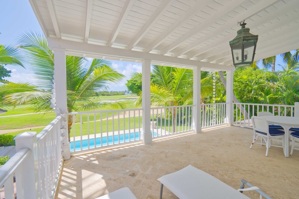 Ocean View Villa Just Minutes From Private Beaches