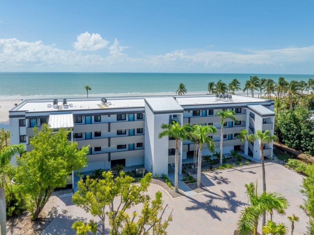 Pelicans Roost 205 2 Bedroom Condo by RedAwning view 5