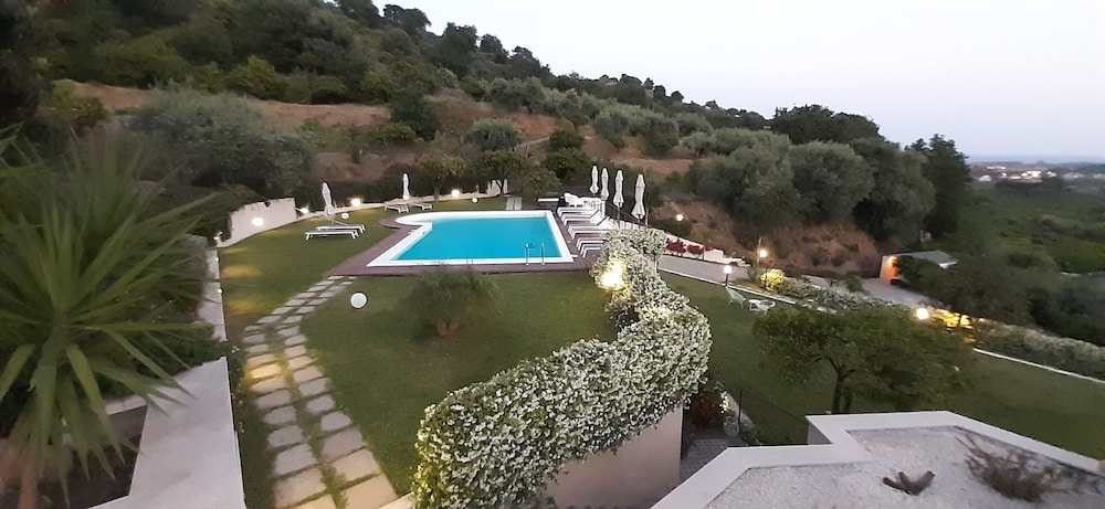 Siké Holiday Home