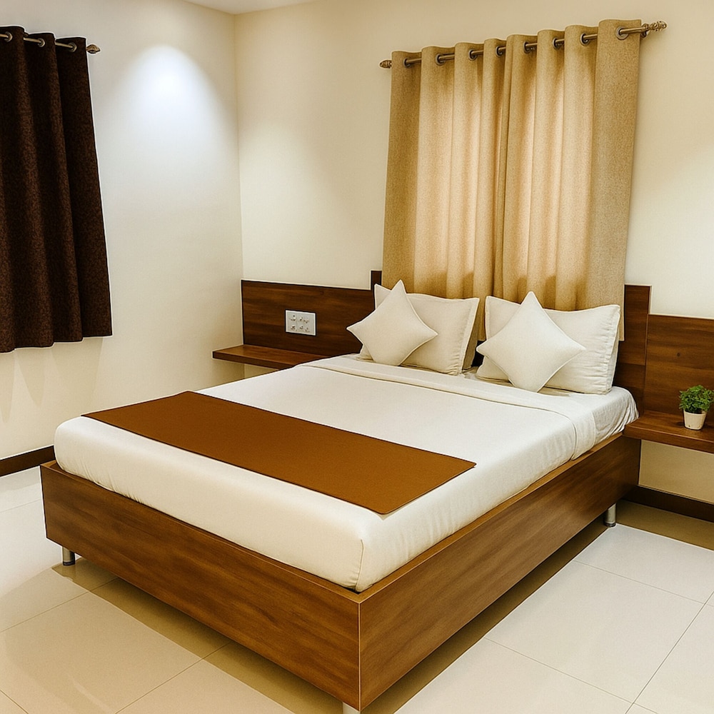 Hotel Radhika