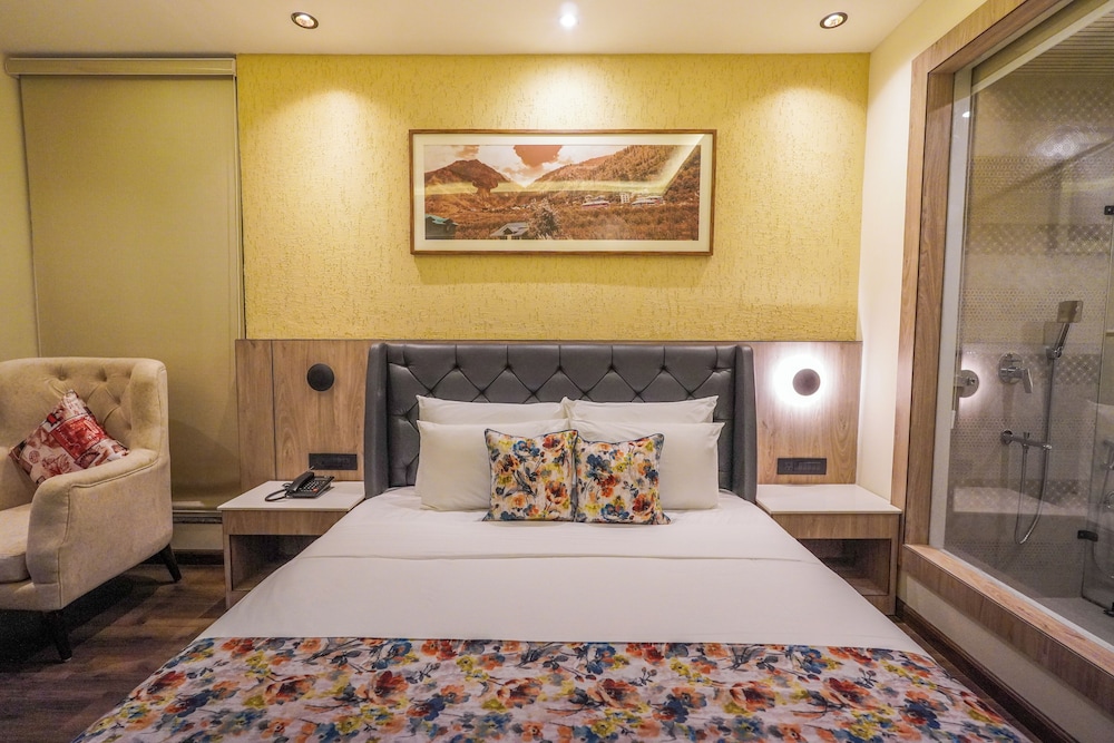 Carom Hotel Manali