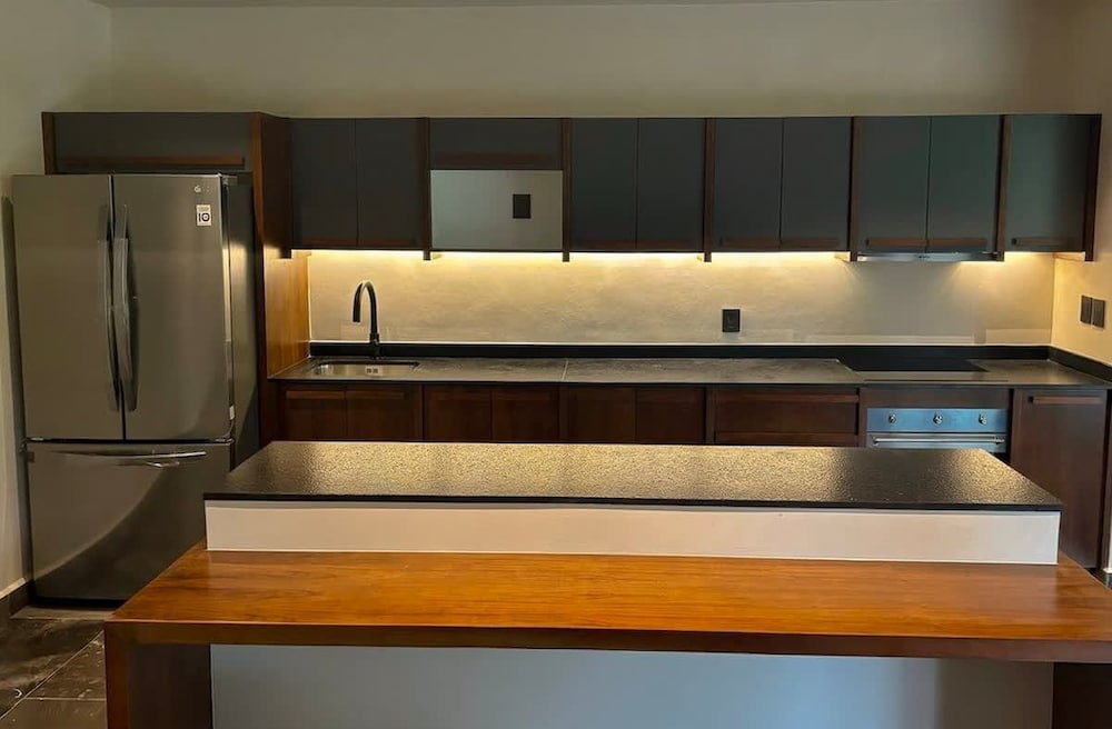 2BR w/ Private Pool Near the Beach Spacious Stay