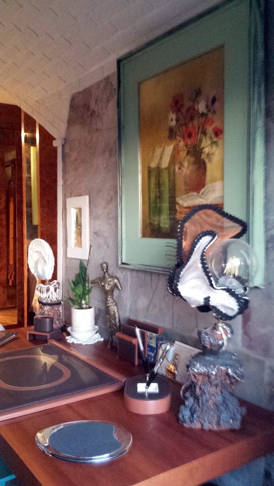 Garbatella Accommodations & Meeting Rooms