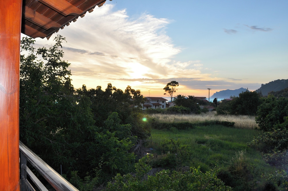 Holiday House Litsa 50 Metres From Agios Gordios Beach
