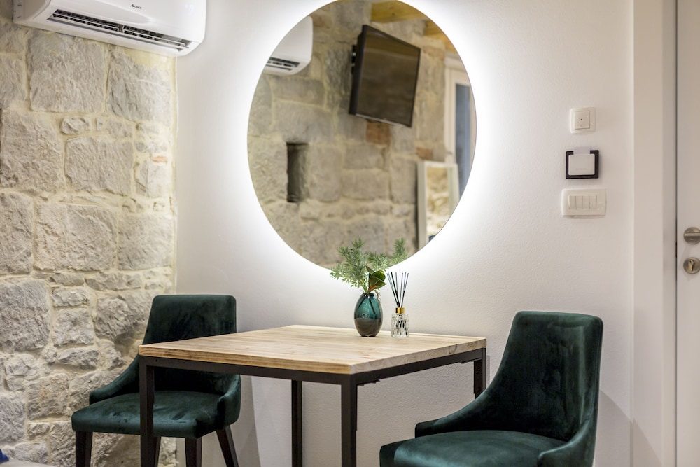 Luxury Rooms Miara in City Centre