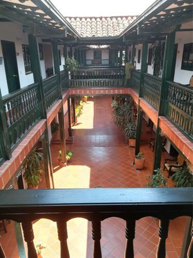 Hotel Vizcaya Plaza Curití