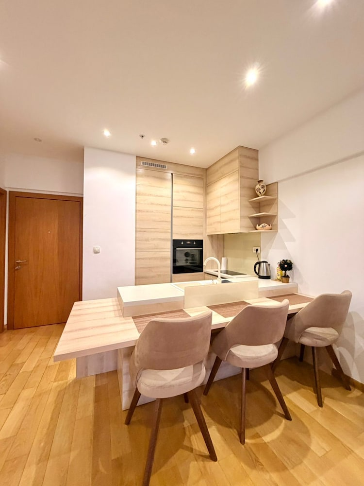 Aurelio Central Residences