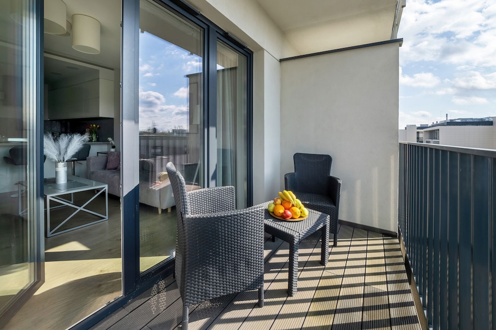 Żwirki Apartment Łódź by Renters