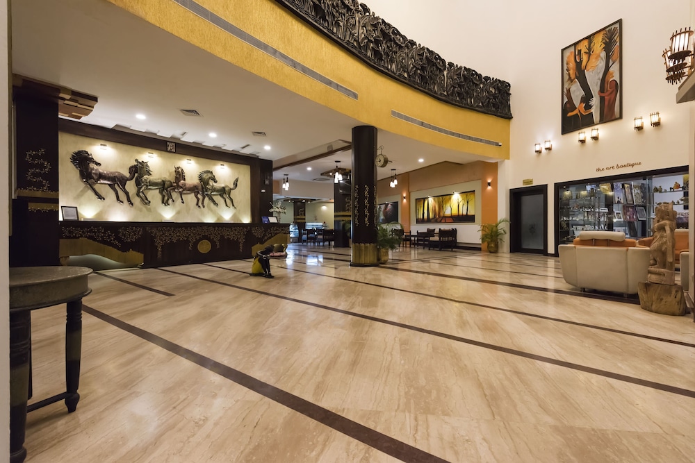 Lobby & Reception