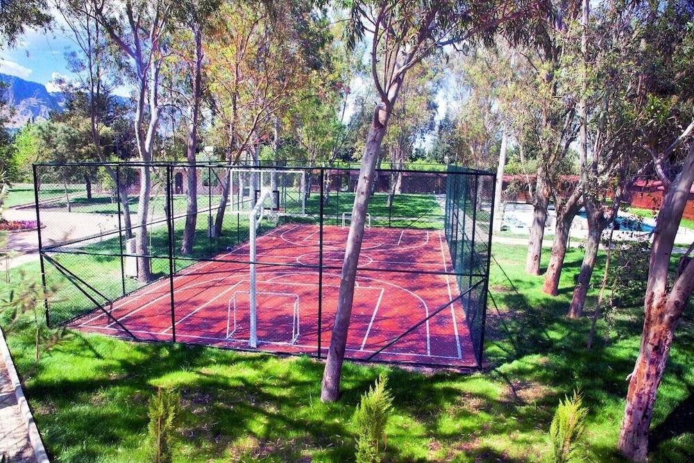 LEMON PARK HOUSE