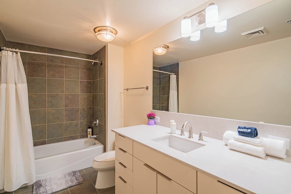 ROVE LIVING/KL - 44 Monroe