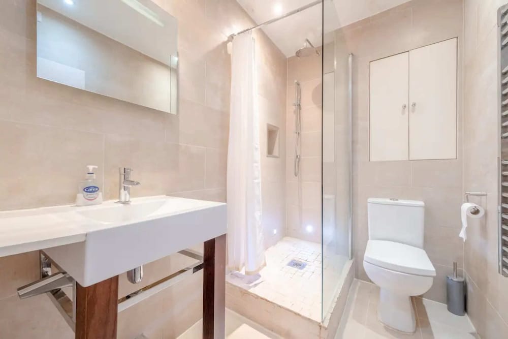 Lovely 1 Bedroom With Patio - 10 Mins From Hyde Park