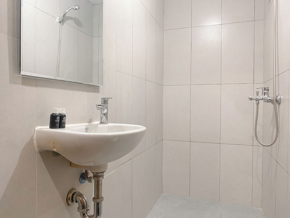 Modern Scandinavian Studio At Lrt City Sentul - Royal Sentul Park Apartment