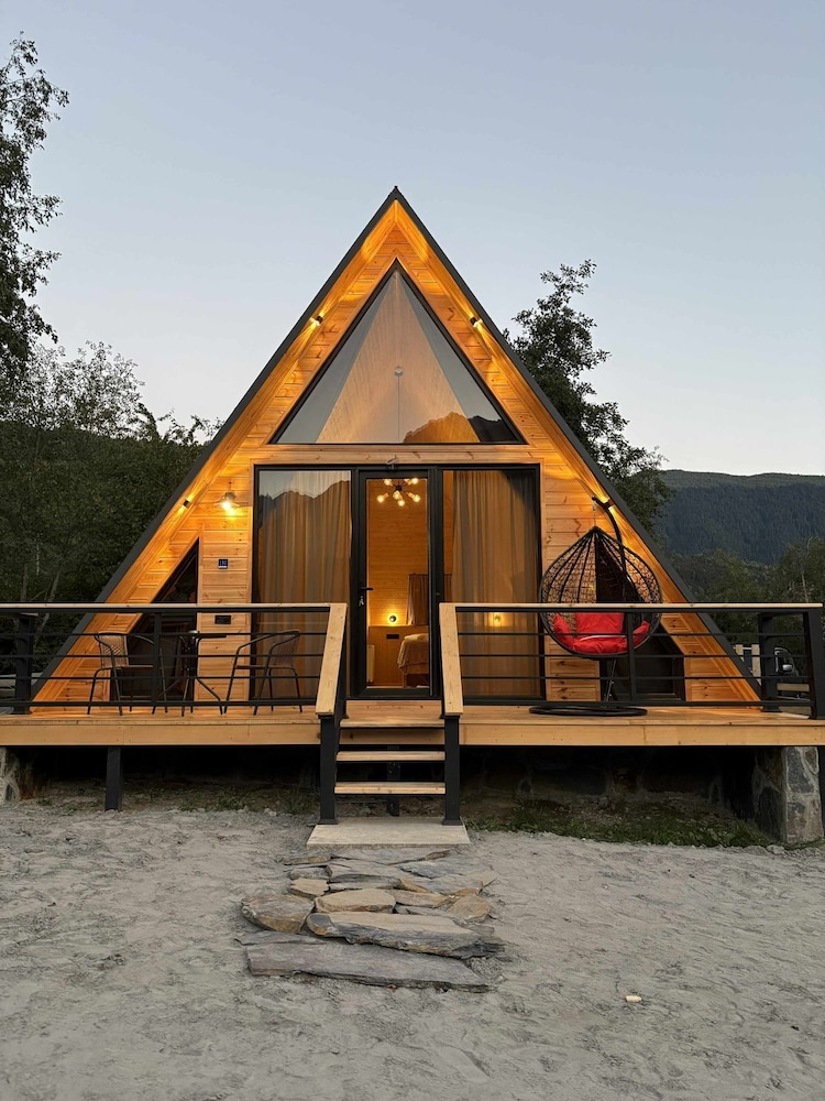 Mestia POV Luxury Cabins